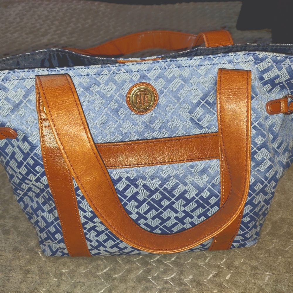 Women's Tommy Hilfiger purse